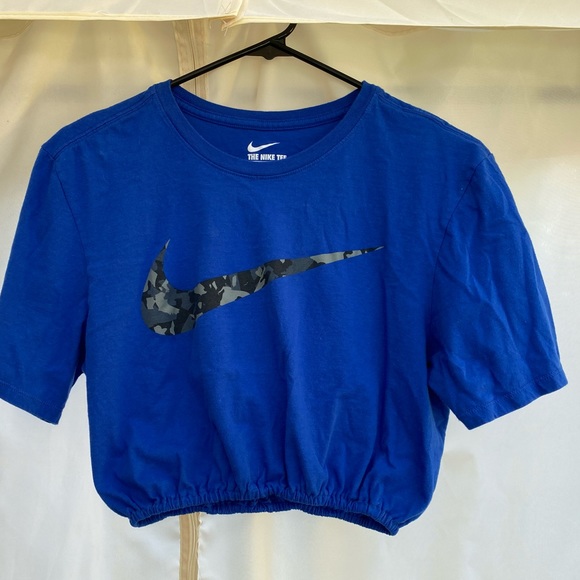 Nike Tops - Nike crop